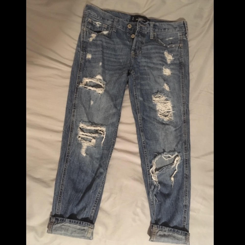 Distressed Hollister Boyfriend Capri jeans